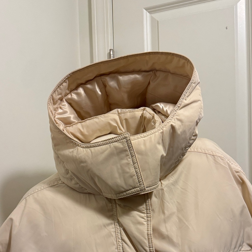 Abercrombie & Fitch Women's Beige Puffer Jacket - Picture 5 of 16